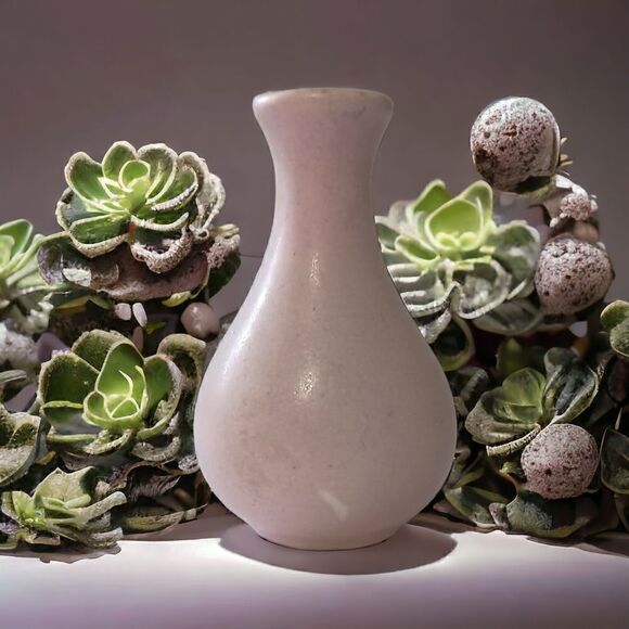 Vintage Mini Bud Vase Pottery Teardrop Pale Pink Miniature Minimalist Farmhouse. - Picture 12 of 14